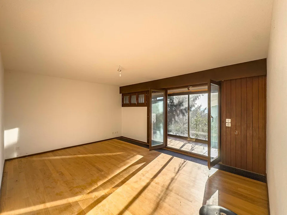 Villa con ampio giardino e vista aperta a Morbio Superiore