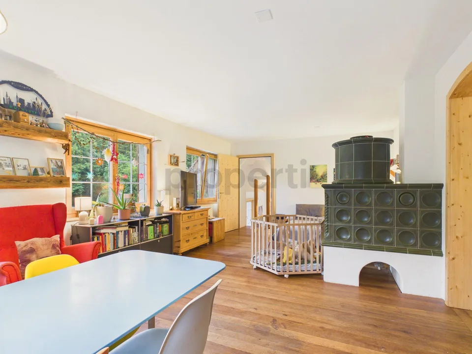 Fantastisches Einfamilienhaus mit grossem Garten und Bergblick in i...