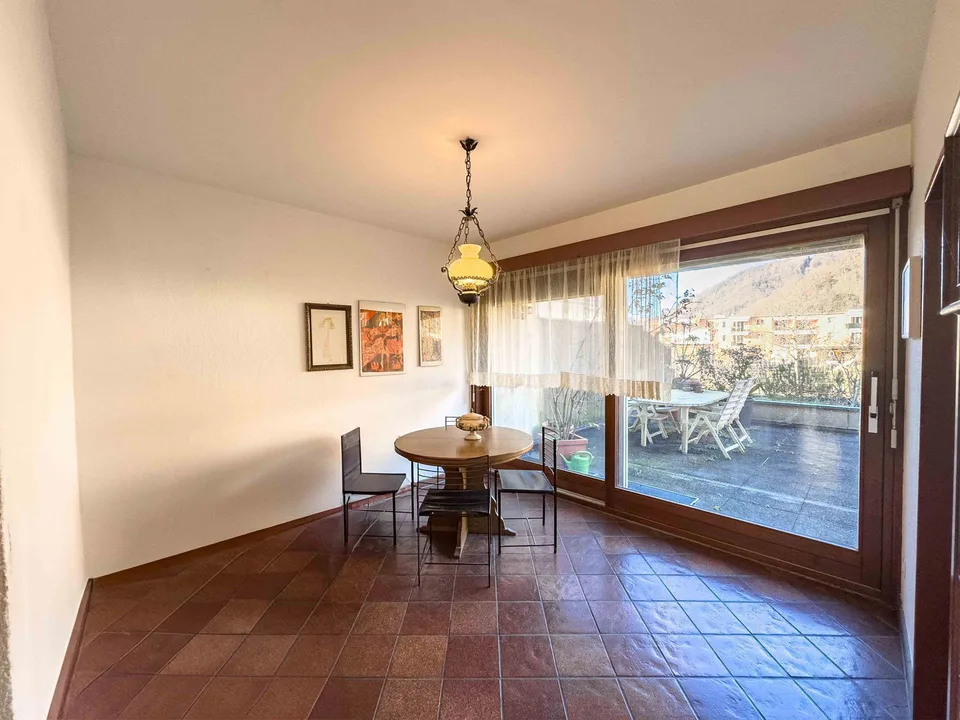 Spaziosa casa gemella con giardino a Melano