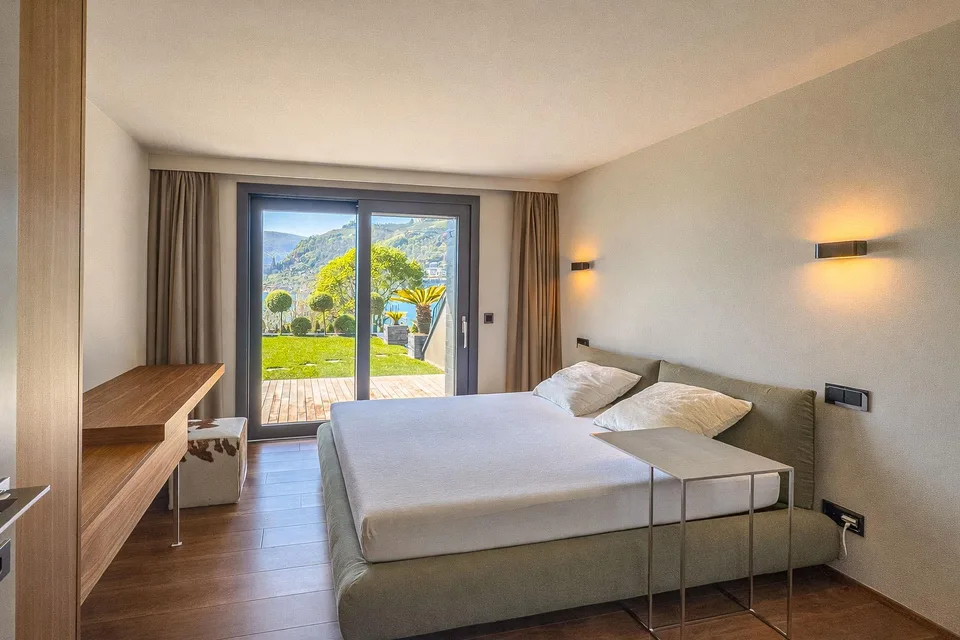 Splendida villa di lusso vista lago con piscina e darsena