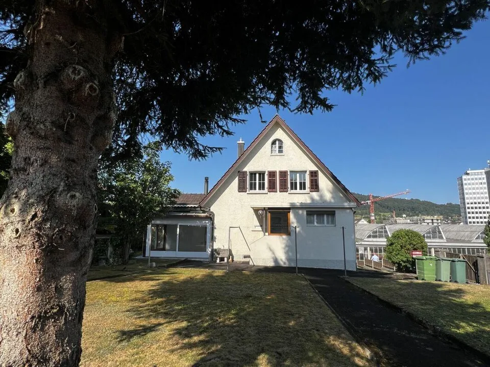 4.5-Zimmer-Einfamilienhaus mit Wintergarten und Garage