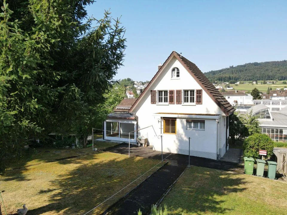 4.5-Zimmer-Einfamilienhaus mit Wintergarten und Garage