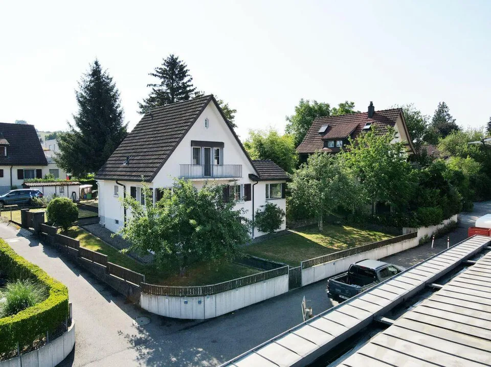4.5-Zimmer-Einfamilienhaus mit Wintergarten und Garage