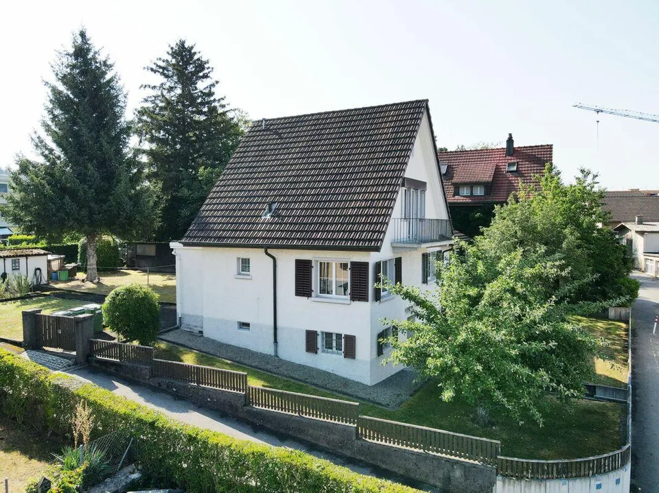 4.5-Zimmer-Einfamilienhaus mit Wintergarten und Garage
