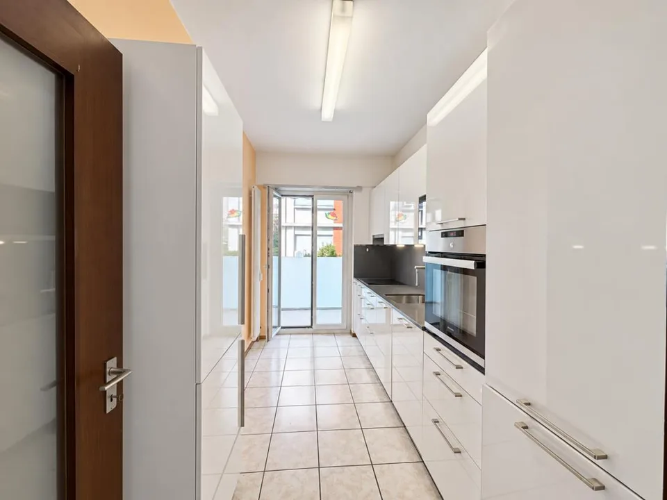 Accogliente 3,5 con piscina a due passi dal lago – Foto 11 von 19