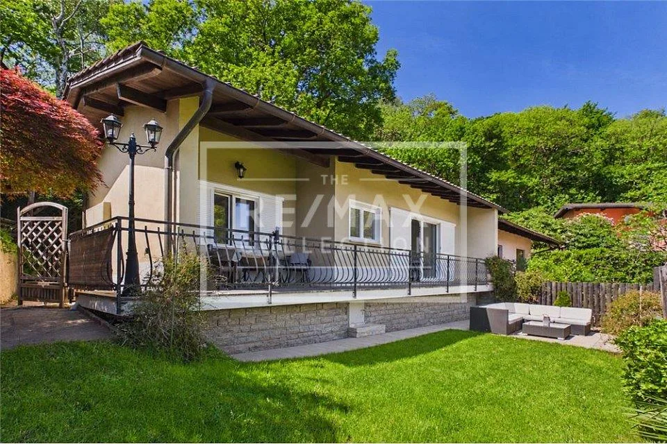 Paradiso per le vacanze con soleggiato giardino