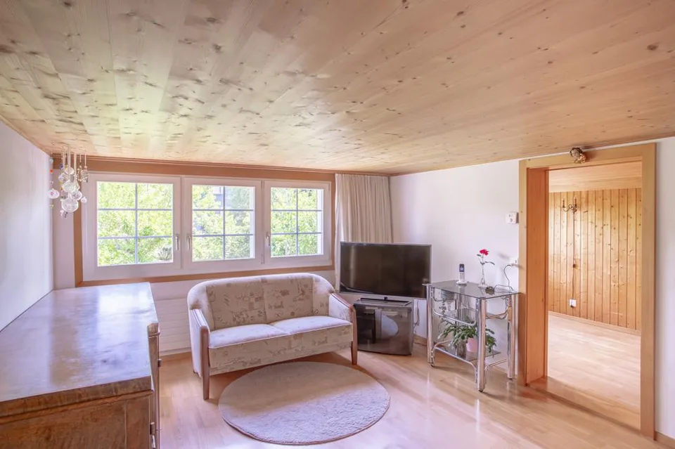 Ruhig gelegenes Reihenmittelhaus mit Gartenidylle und Bergblick