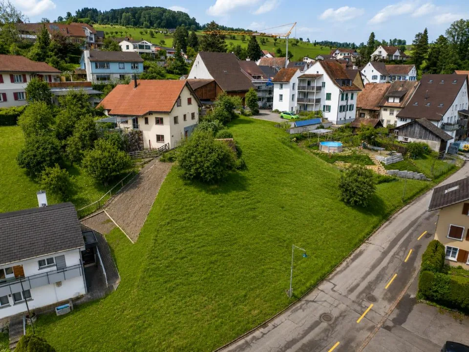 Bauland mit Baubewilligung für 2 Einfamilienhäuser