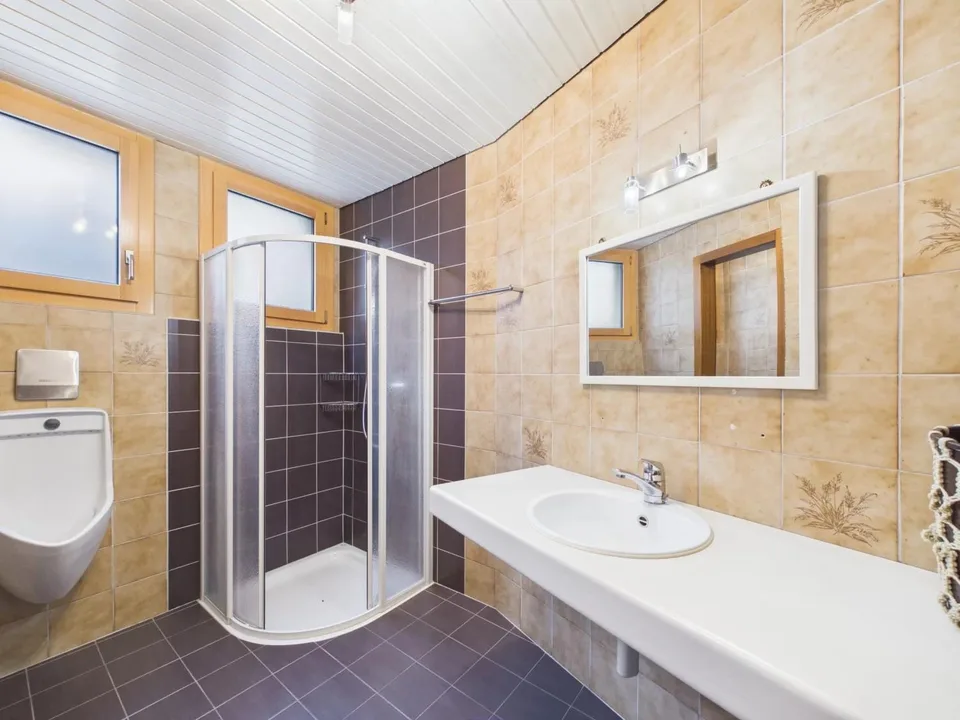 Vielseitige Hotelimmobilie mit Wohnungen – photo 9 sur 24