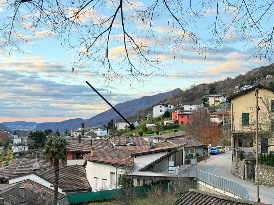TERRENO EDIFICABILE DI 510 MQ IN OTTIMA POSIZIONE AD AROGNO