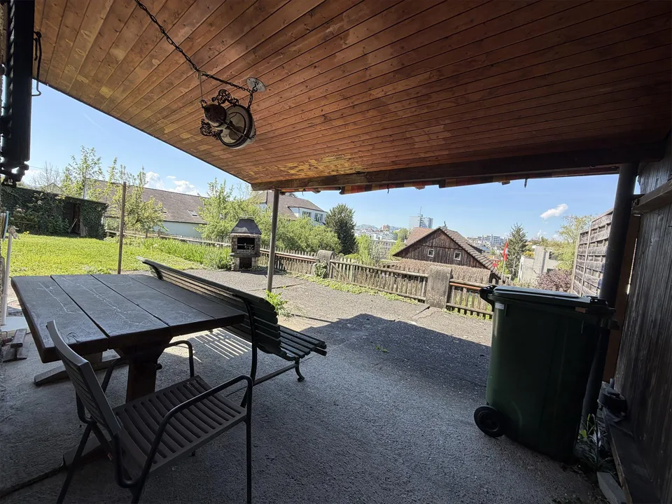 Doppelhaushälfte mit viel Garten an bester Lage zu verkaufen