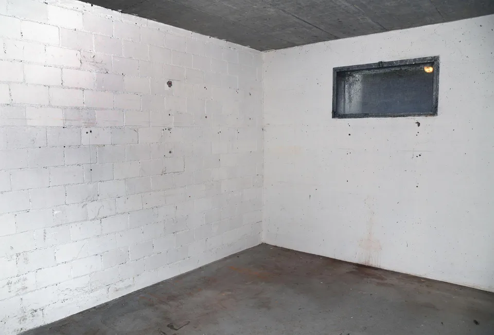 "Grosszügige 6.5-Z-Galerie-Wohnung mit Chemiee und Einstellhallenplatz – foto 23 di 27