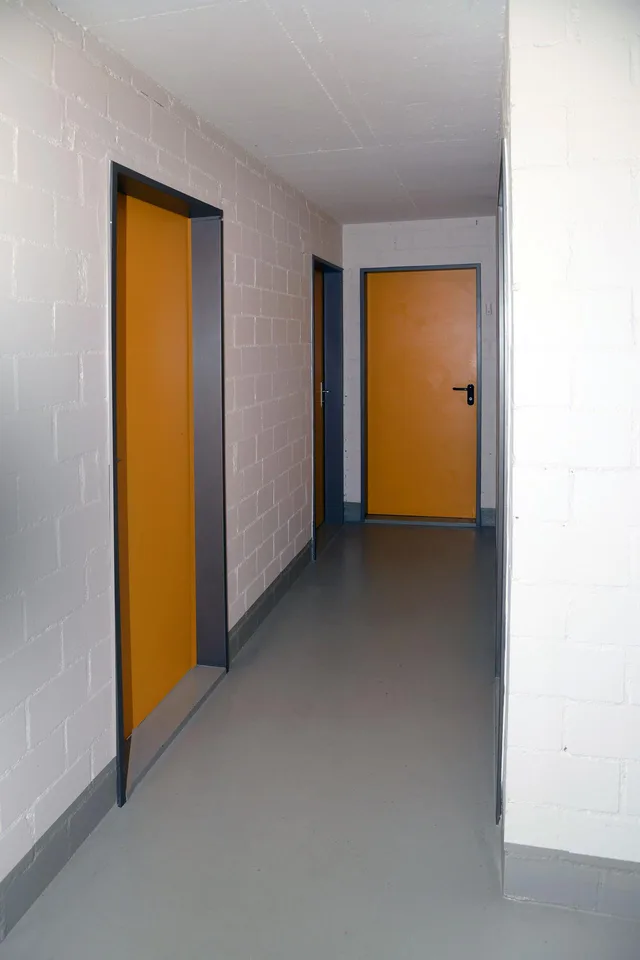 "Grosszügige 6.5-Z-Galerie-Wohnung mit Chemiee und Einstellhallenplatz – foto 24 di 27