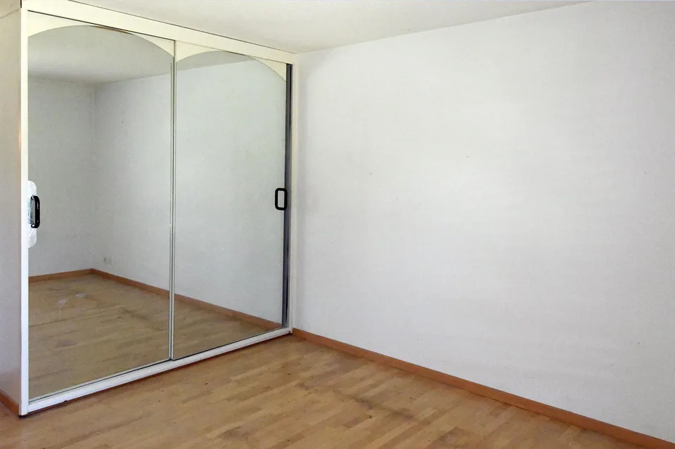 "Grosszügige 6.5-Z-Galerie-Wohnung mit Chemiee und Einstellhallenplatz – foto 8 di 27