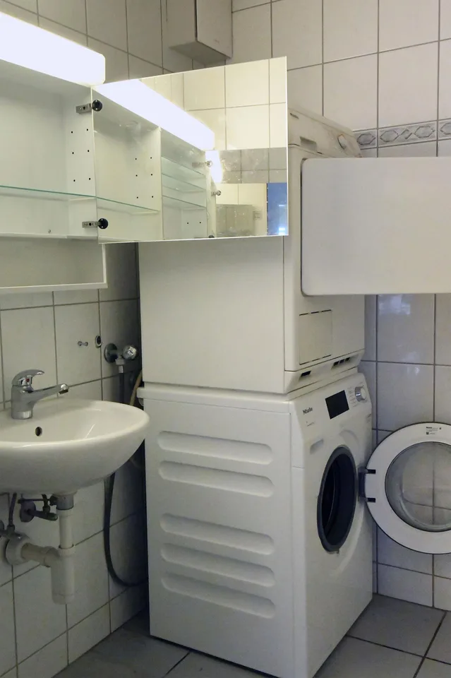 "Grosszügige 6.5-Z-Galerie-Wohnung mit Chemiee und Einstellhallenplatz – foto 14 di 27