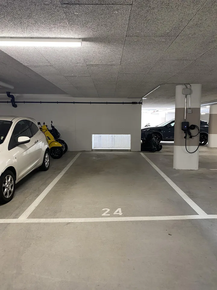 Überlanger Tiefgaragen-Einstellplatz 2,5 × 6,7 m - zu verkaufen