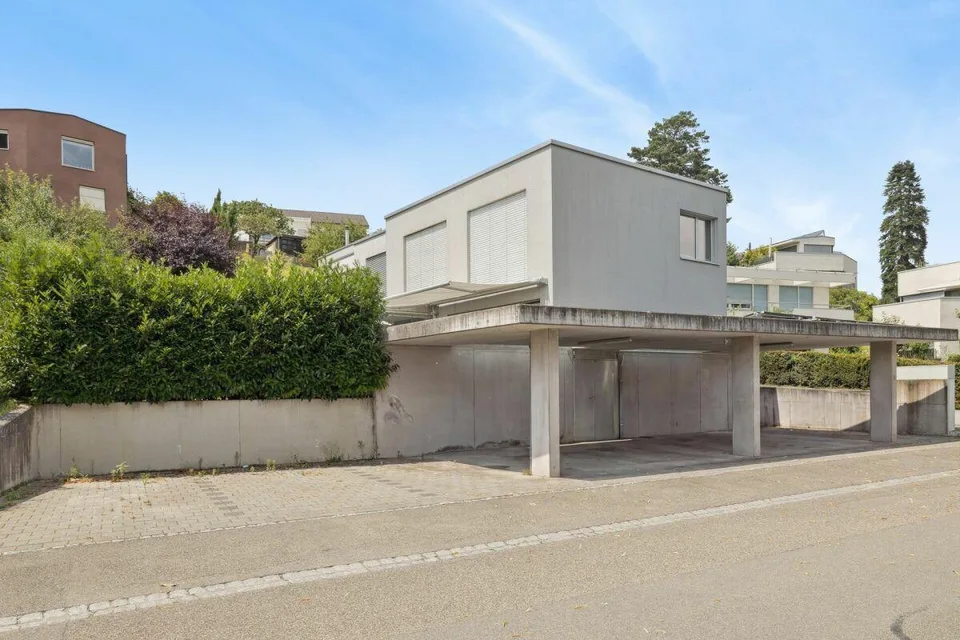 Neuwertiges 4.5-Zimmer-Doppel-EFH mit Wintergarten, Carport und Abs...