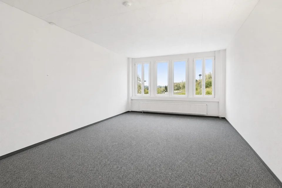 Flexible Bürofläche ab 191 m² in Dietikon - Bezugsbereit, gut ersch...