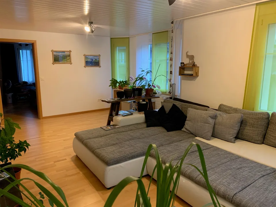 Sonnige, modern ausgebaute Wohnung Nähe Bahnhof