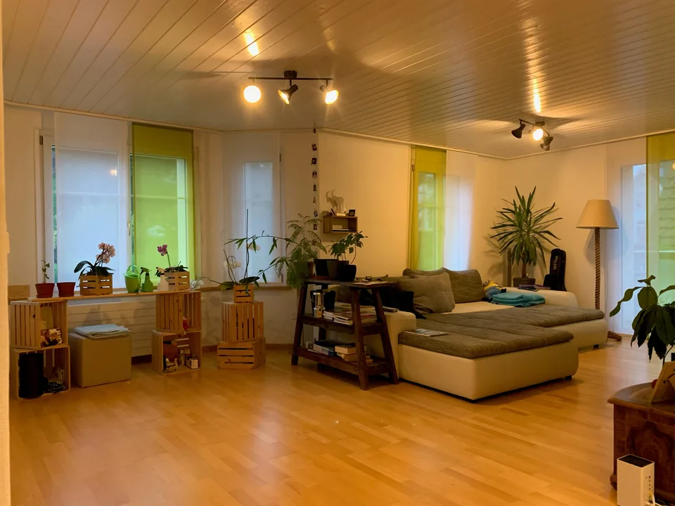 Sonnige, modern ausgebaute Wohnung Nähe Bahnhof