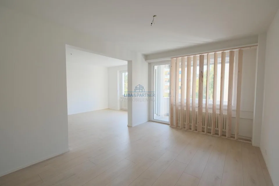 Idyllisches Wohnvergnügen: Moderne 3-Zimmer-Wohnung mit Wintergarten