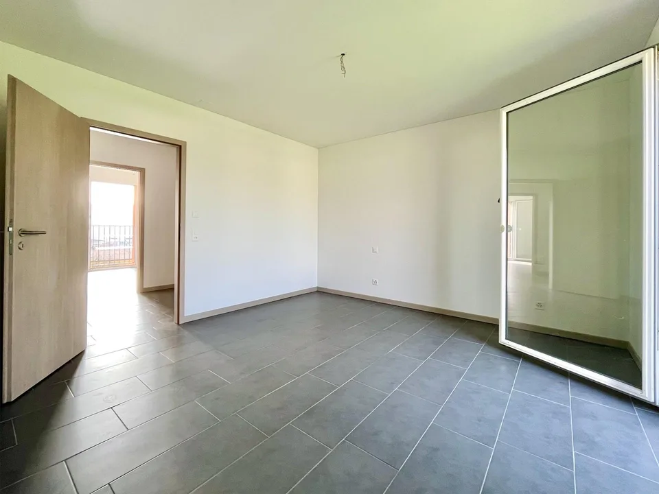 Moderne 4.5-Zimmer-Duplexwohnung mit Terrasse in Stabio zu vermieten – Foto 6 von 9