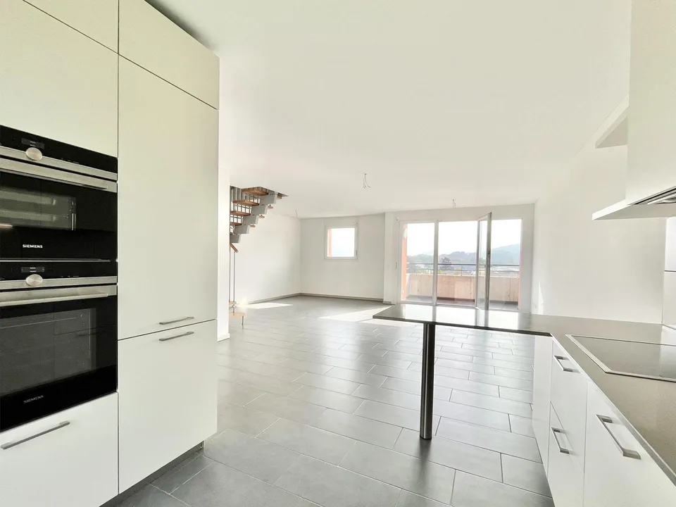 AFFITTASI MODERNO 4.5 LOCALI DUPLEX CON TERRAZZA A STABIO