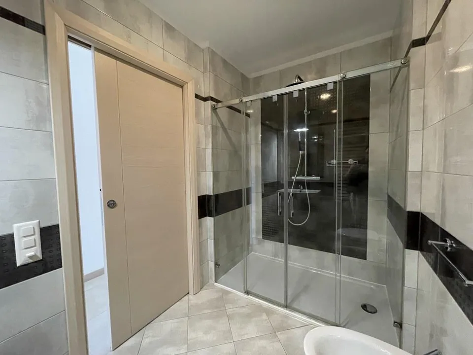 APPARTAMENTO 3.5 LOCALI CON AMPIA TERRAZZA E VISTA APERTA – foto 9 di 13