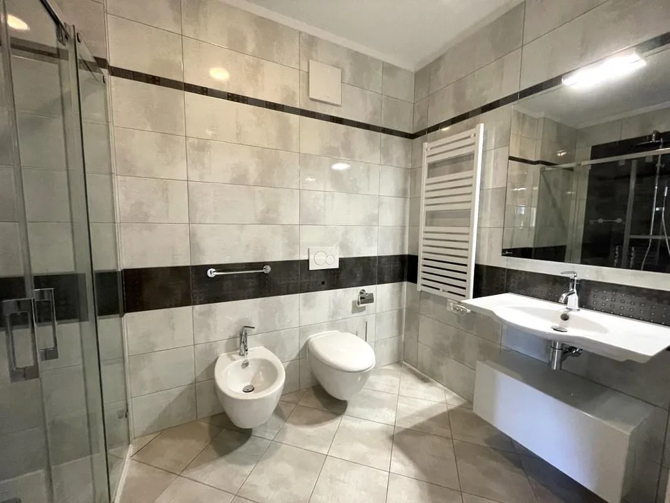 APPARTAMENTO 3.5 LOCALI CON AMPIA TERRAZZA E VISTA APERTA – foto 8 di 13