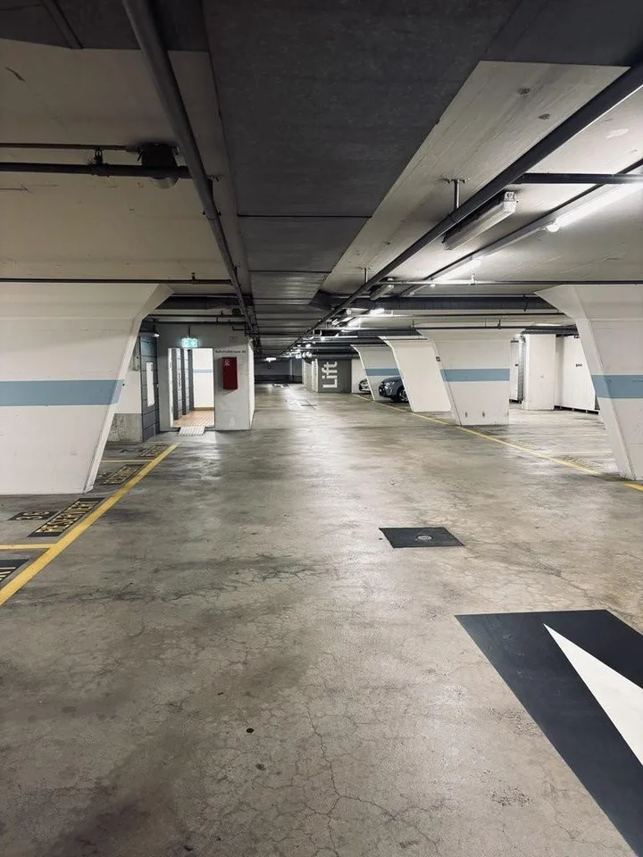 Einstellplatz im Zentrum von Baden zu vermieten!