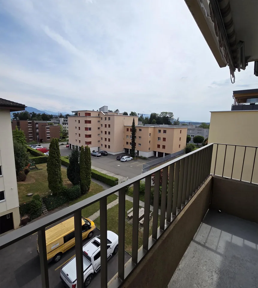 Komplett sanierte 3½-Zimmer-Wohnung in Hünenberg