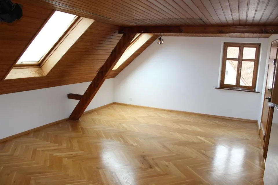 Heimelige 3-Zimmer-Dachwohnung in Liestal, nähe Spital/Stedtli