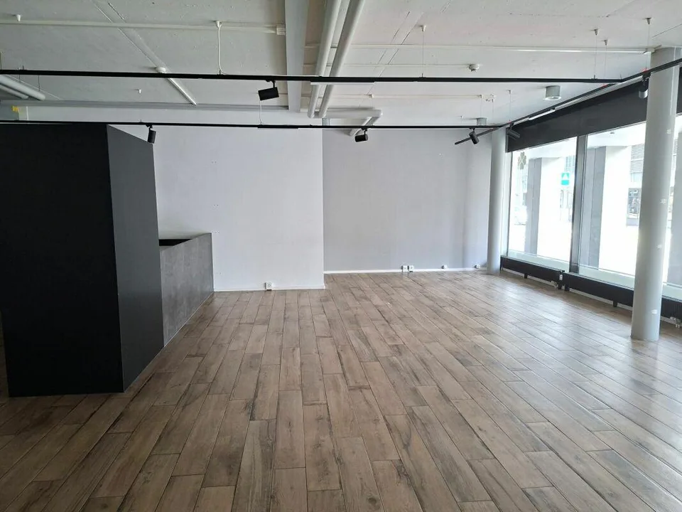 Gewerbefläche im Dorfzentrum – Foto 7 von 9