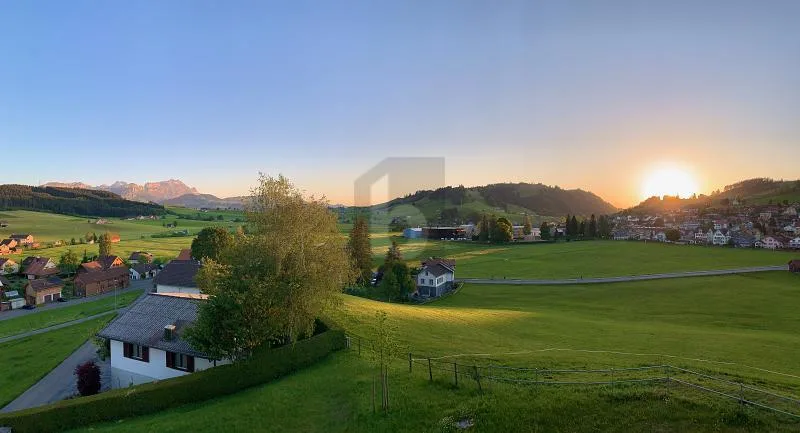 UNVERBAUBARE PANORAMALAGE MIT TERASSE
