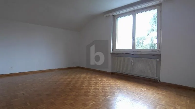 VIEL PRIVATSPHÄRE, ESTRICH & AUSSENSTELLPLATZ