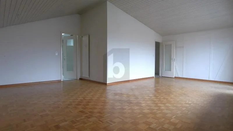 VIEL PRIVATSPHÄRE, ESTRICH & AUSSENSTELLPLATZ