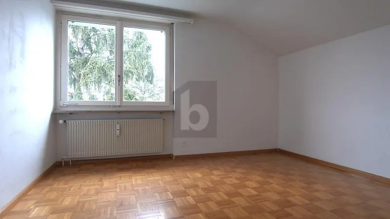 VIEL PRIVATSPHÄRE, ESTRICH & AUSSENSTELLPLATZ