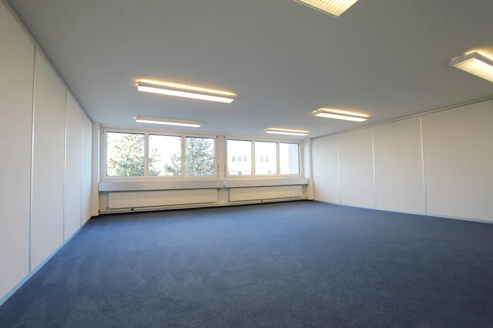 Büro mit flexibler Raumaufteilung in der nähe vom Brüttseller-Kreuz