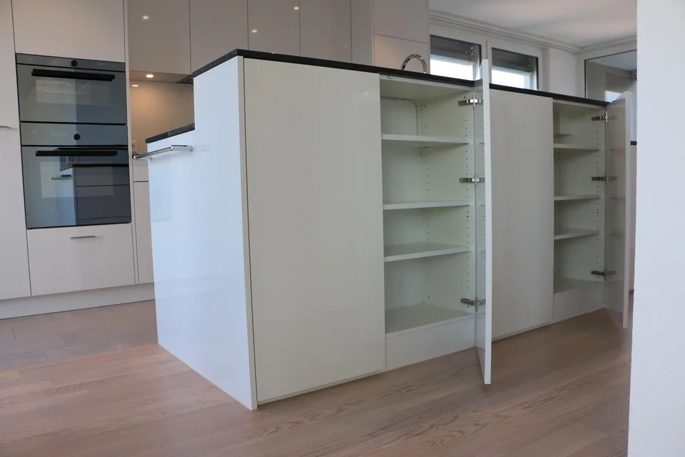 Exklusive 3½-Zimmer-Attikawohnung mit zwei Balkonen