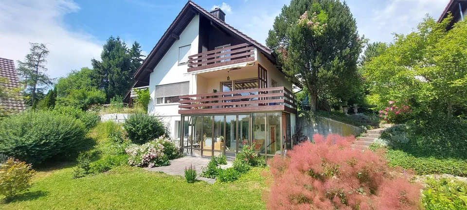Einfamilienhaus mit traumhafter Fernsicht und schönem Garten
