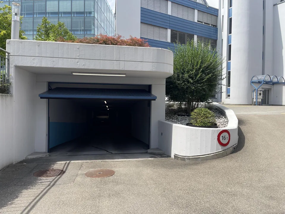 40 Tiefgaragenplätze in Glattbrugg zu vermieten