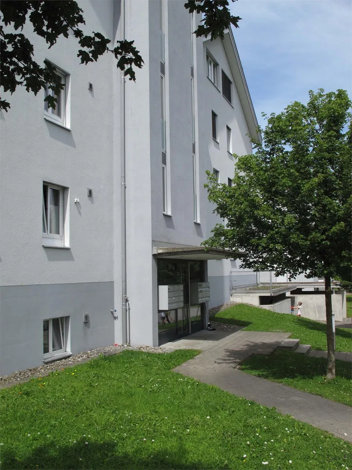 sehr schöne, grosszügige 4.5 Zimmer-Wohnung