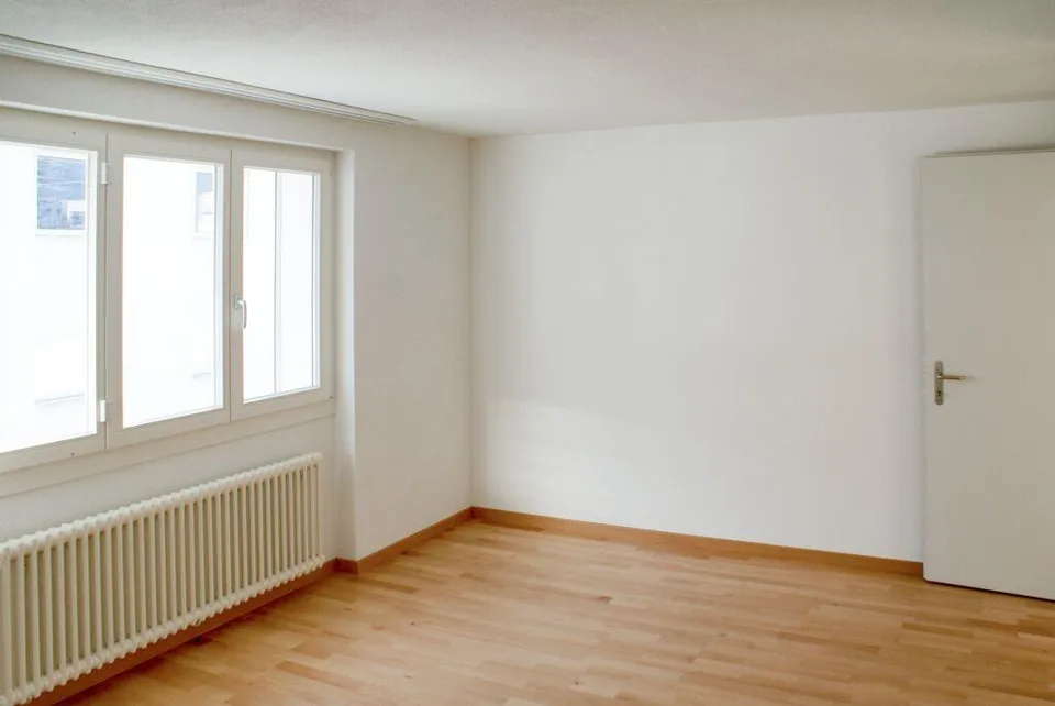 Grosszügige Wohnung mit Balkon und schöner Aussicht