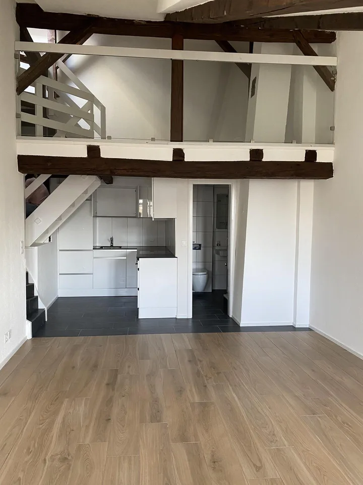Charmante 2.5 Zimmer Wohnung an zentraler Lage