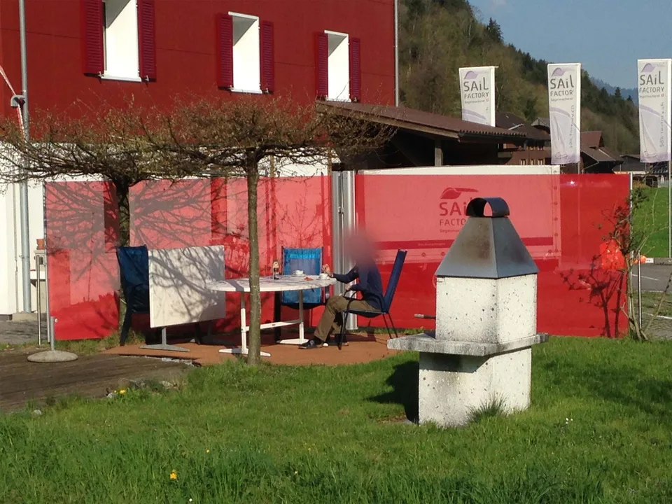 Heimelige 3-Zi.W. im Grünen mit Bergsicht, Lift, Werkstatt