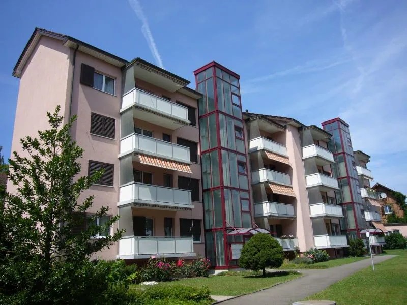 Helle 3.5-Zimmer-Wohnung mit Balkon und herrlicher Aussicht
