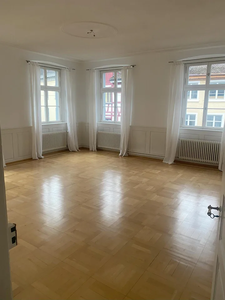 Grosszügige 4.5 Zimmer-Altbau-Wohnung im Zentrum von Rorschach