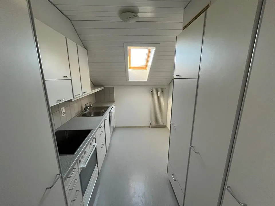 Charmante 4-Zimmerwohnung mit Mansarde und viel Stauraum – Foto 7 von 9