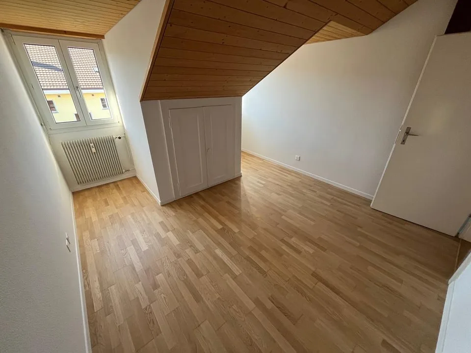 Charmante 4-Zimmerwohnung mit Mansarde und viel Stauraum – Foto 6 von 9