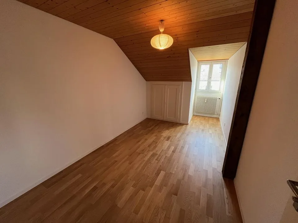 Charmante 4-Zimmerwohnung mit Mansarde und viel Stauraum – Foto 9 von 9